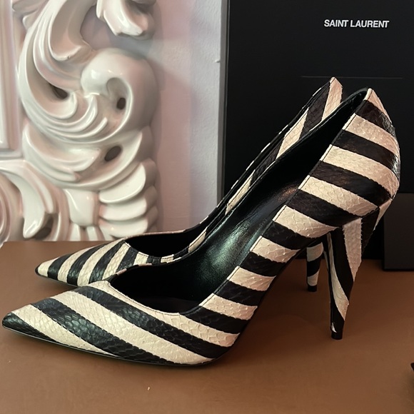 Yves Saint Laurent - NWT - size 40+ heels - Picture 1 of 8